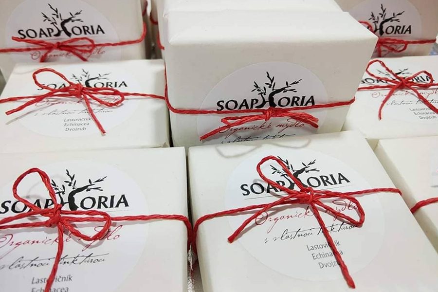 Soaphoria: organický tuhý šampon na mytí srsti koček (recenze) 11 mydlo