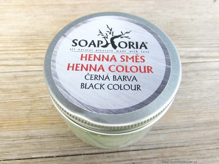 Zdravé barvení vlasů se Soaphoria - černá henna (recenze)