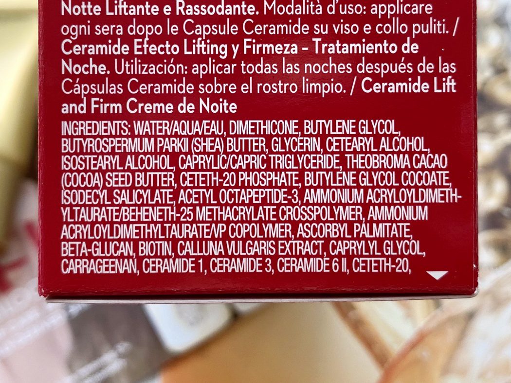 Elizabeth Arden omlazující pleťové sérum Advanced Ceramide v kapslích, pro zpevnění a vyhlazení pleti