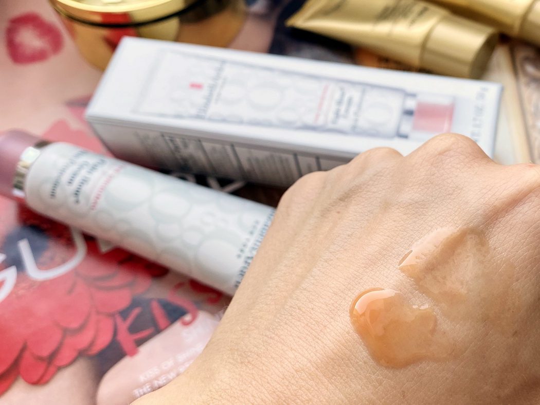 Elizabeth Arden omlazující pleťové sérum Advanced Ceramide v kapslích, pro zpevnění a vyhlazení pleti