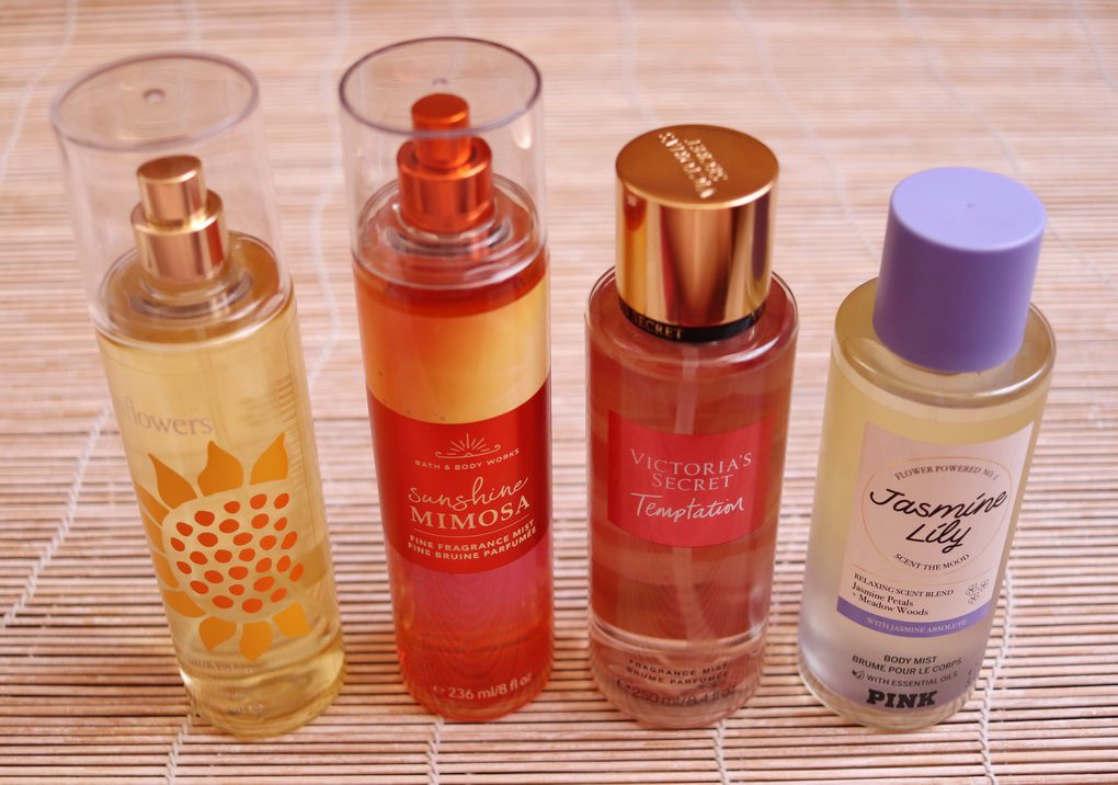 Letní tělové spreje - PINK Jasmine Lily, Victoria's Secret Temptation, Bath & Body Works Sunshine Mimosa a Elizabeth Arden Sunflowers