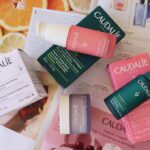 Pleťové sérum SOS a C+ a noční krém Caudalie (recenze)
