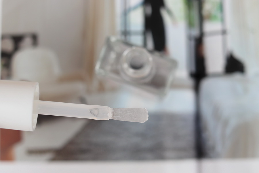 štěteček Manucurist SOS Base