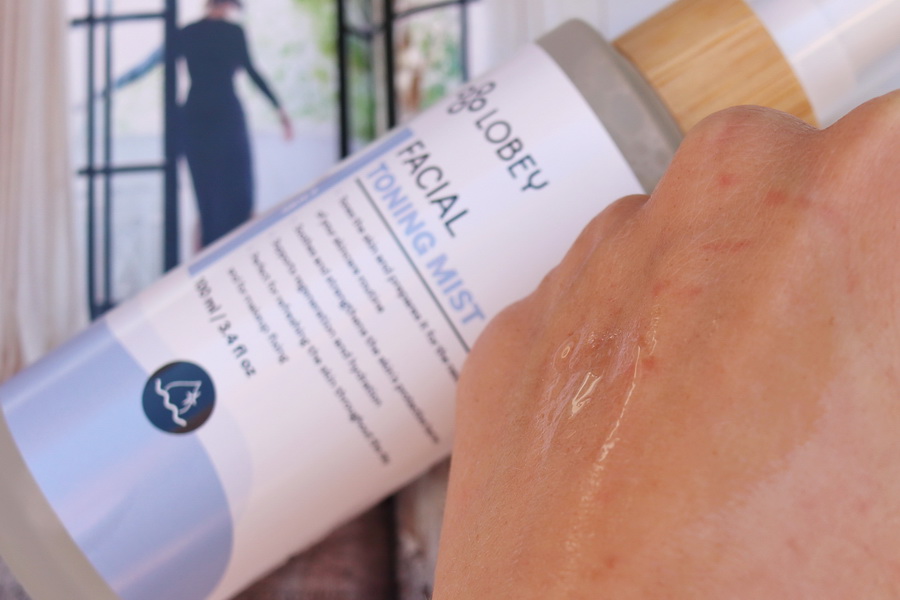 ukázka mlhy Lobey na hřbetu ruky