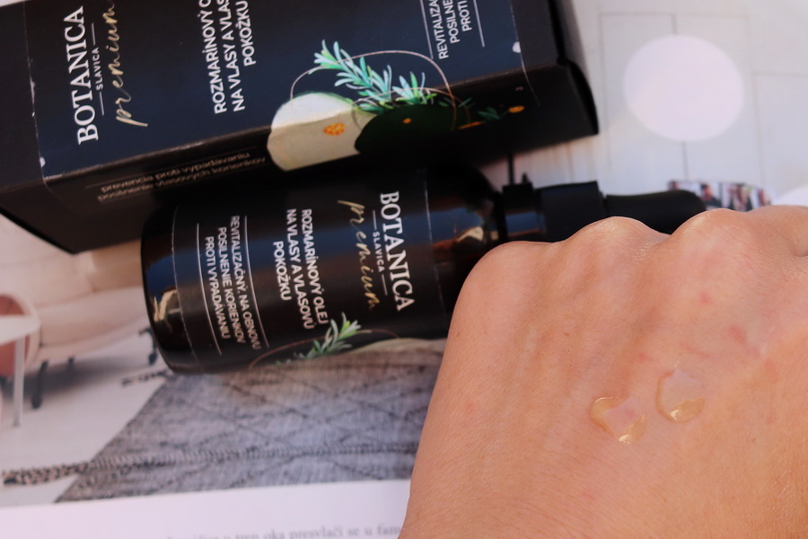 ukázka oleje na hřbetu ruky