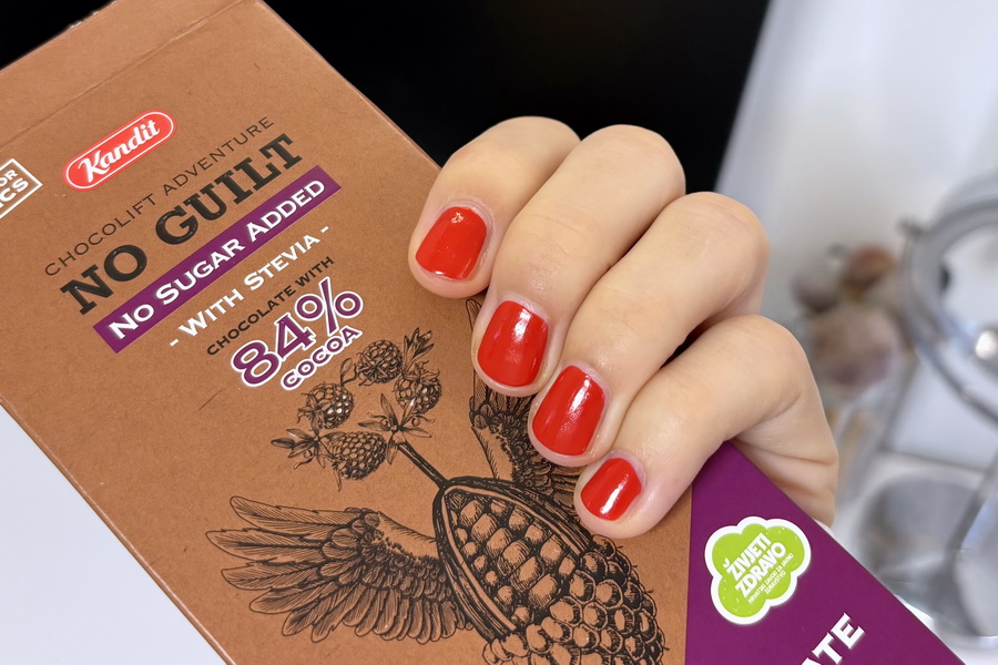 ukázka laku Poppy Red Manucurist