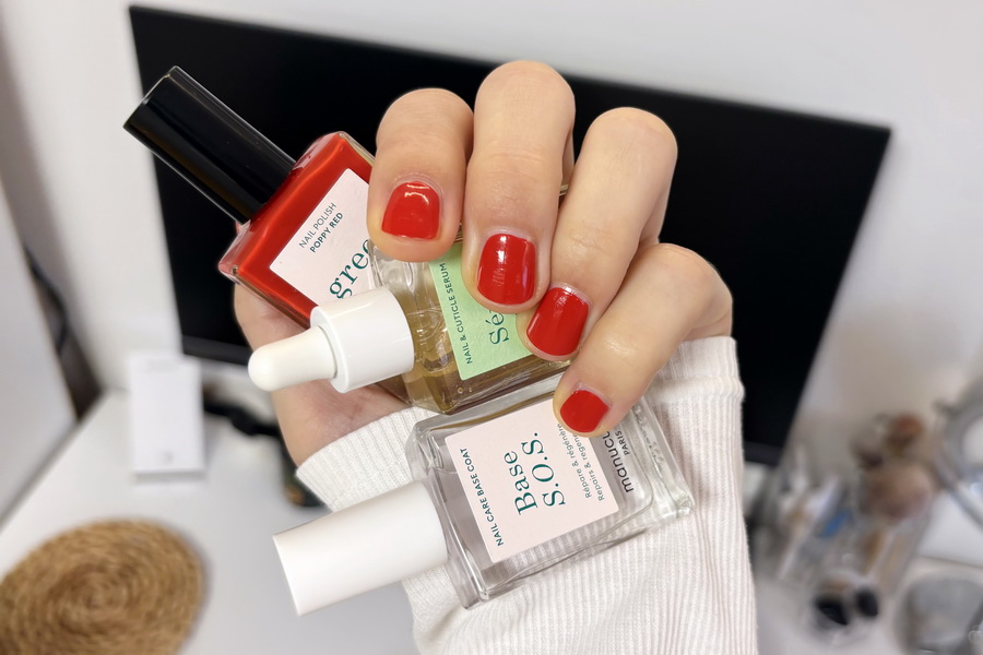 laky na nehty Manucurist