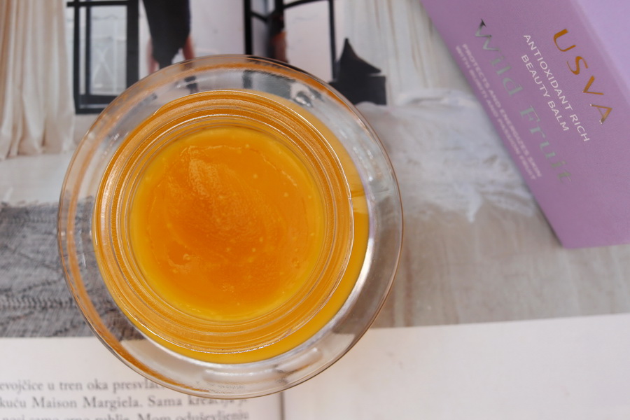 detail otevřené skleničky