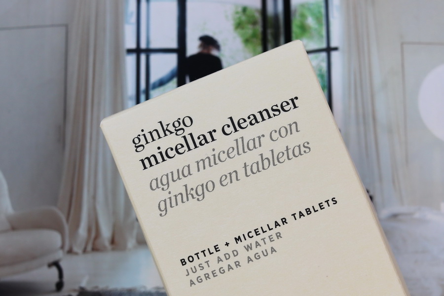 detail papírové krabičky