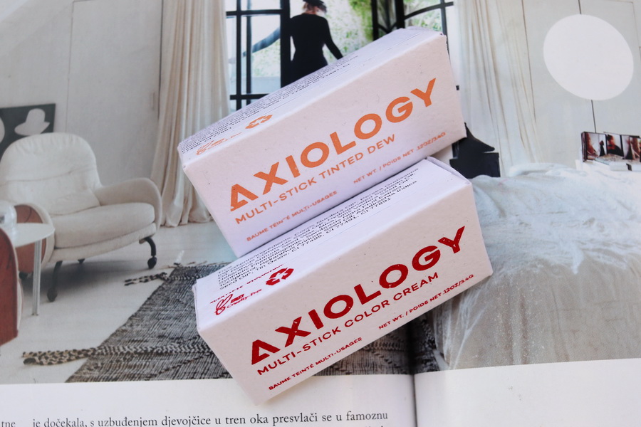 detaily krabiček rtěnek Axiology