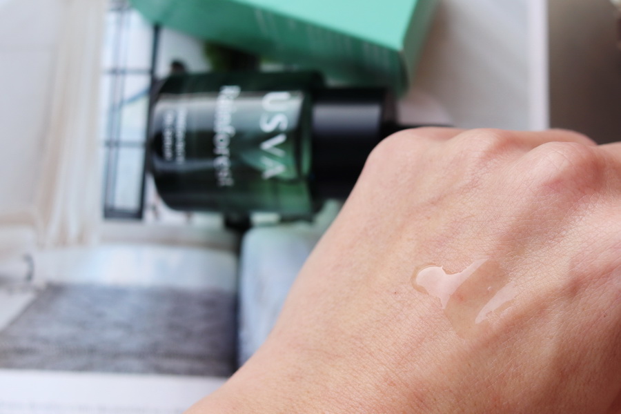 ukázka séra na hřbetu ruky