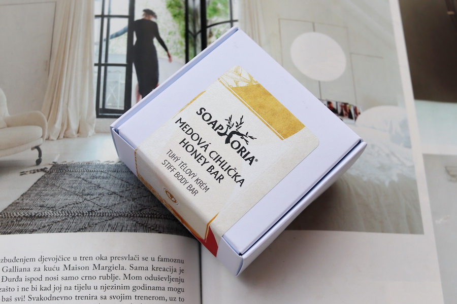 tuhé tělové máslo Medová cihlička