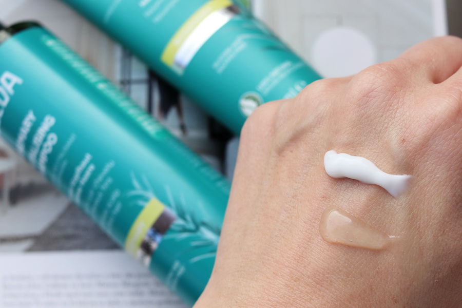 ukázka šamponu a kondicionéru na hřbetu ruky