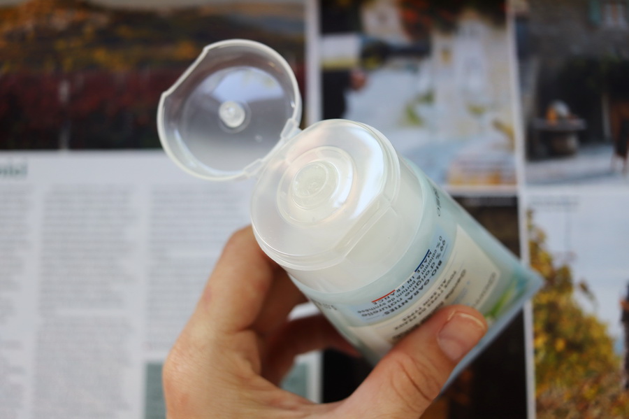 SO’BIO: Jemný hydratační peeling pro časté použití s aloe vera (recenze) 3 detail lahvičky