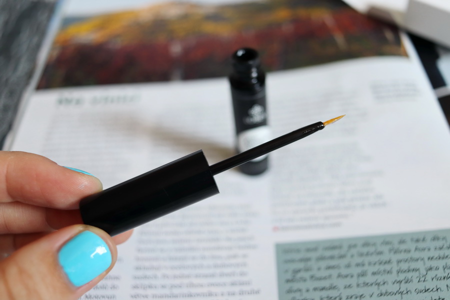 Růstové sérum na řasy Lobey (recenze po 6 týdnech) 7 detail aplikátoru Lobey séra