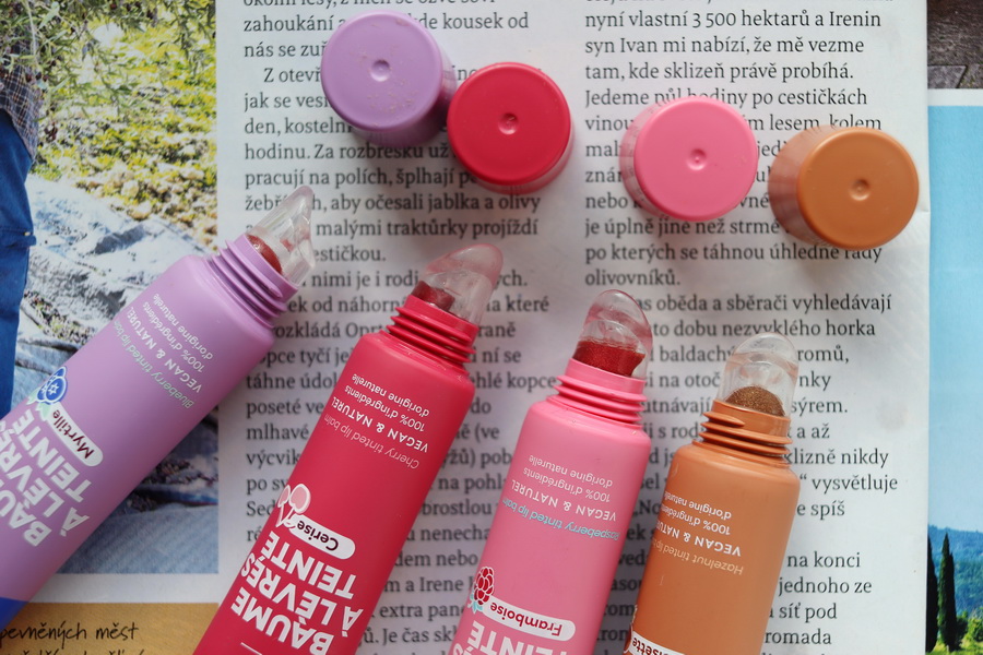 Tónované balzámy na rty Trew: třešeň, borůvka, malina a oříšek (4 recenze) 5 tónované balzámy na rty Trew
