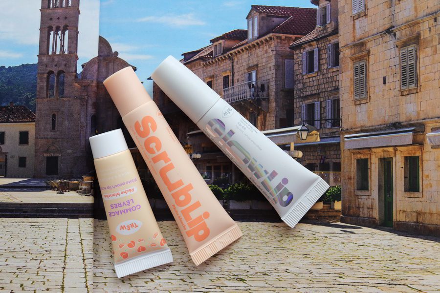 Trew: cukrový peeling na rty s broskví ScrubLip a hydratační olej na rty s leskem GlowLip (2 recenze) 10 IMG 5923