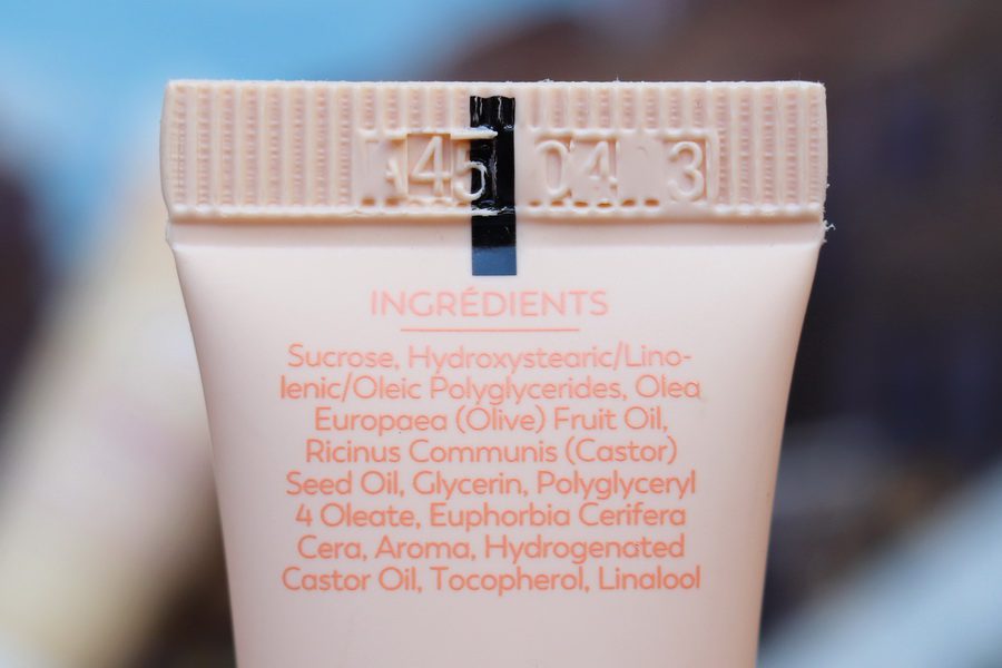Trew: cukrový peeling na rty s broskví ScrubLip a hydratační olej na rty s leskem GlowLip (2 recenze) 5 cukrový peeling ScrubLip