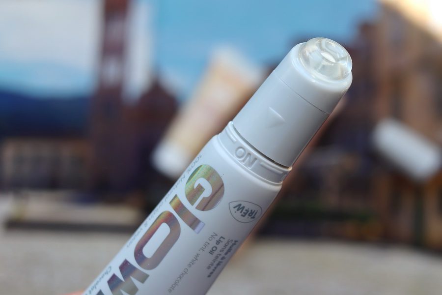 Trew: cukrový peeling na rty s broskví ScrubLip a hydratační olej na rty s leskem GlowLip (2 recenze) 8 hydratační olej na rty GlowLip od Trew